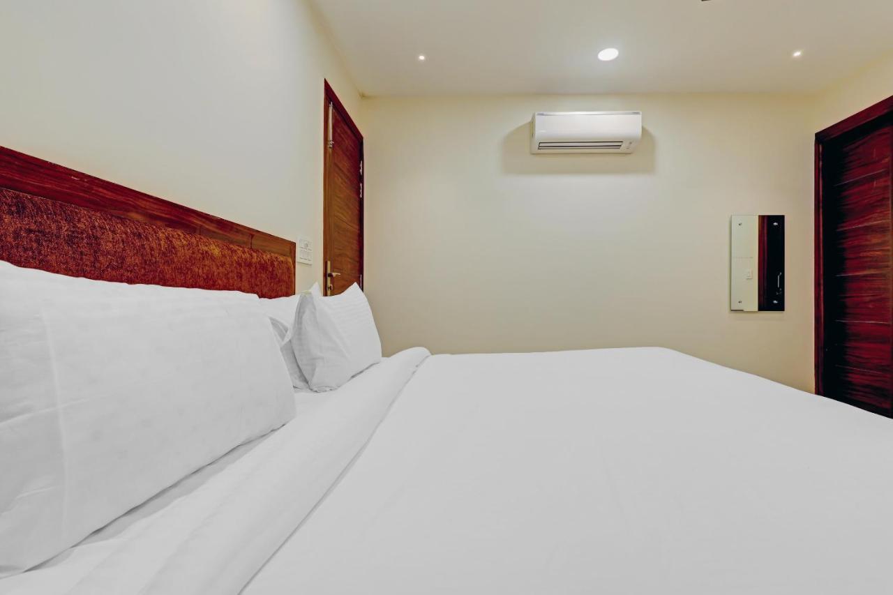 Collection O Hotel Aditya Palace Near Leisure Valley Park Gurgaon Luaran gambar