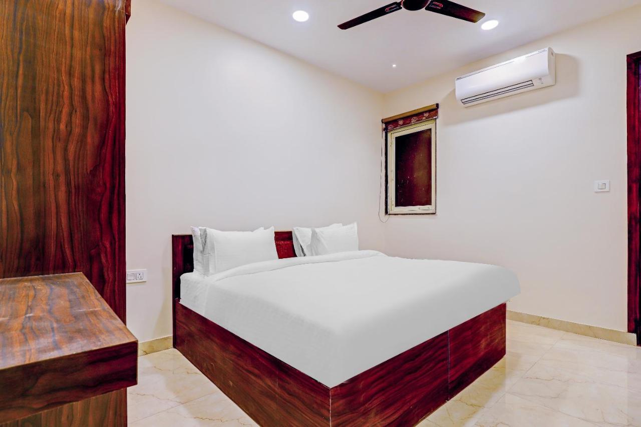 Collection O Hotel Aditya Palace Near Leisure Valley Park Gurgaon Luaran gambar