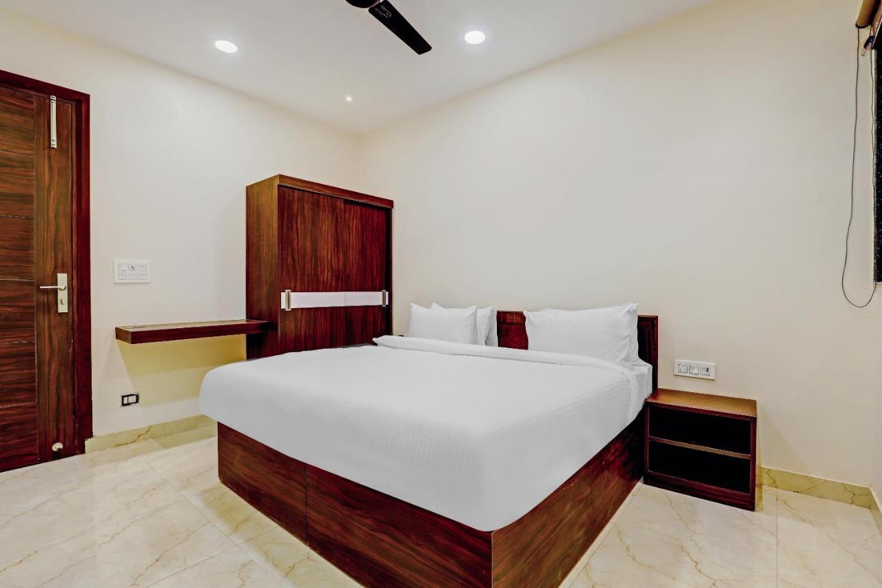 Collection O Hotel Aditya Palace Near Leisure Valley Park Gurgaon Luaran gambar