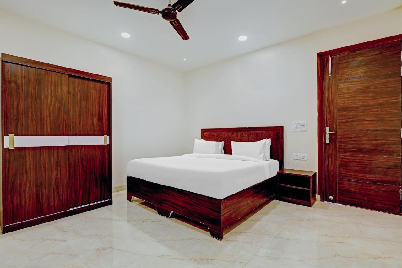 Collection O Hotel Aditya Palace Near Leisure Valley Park Gurgaon Luaran gambar
