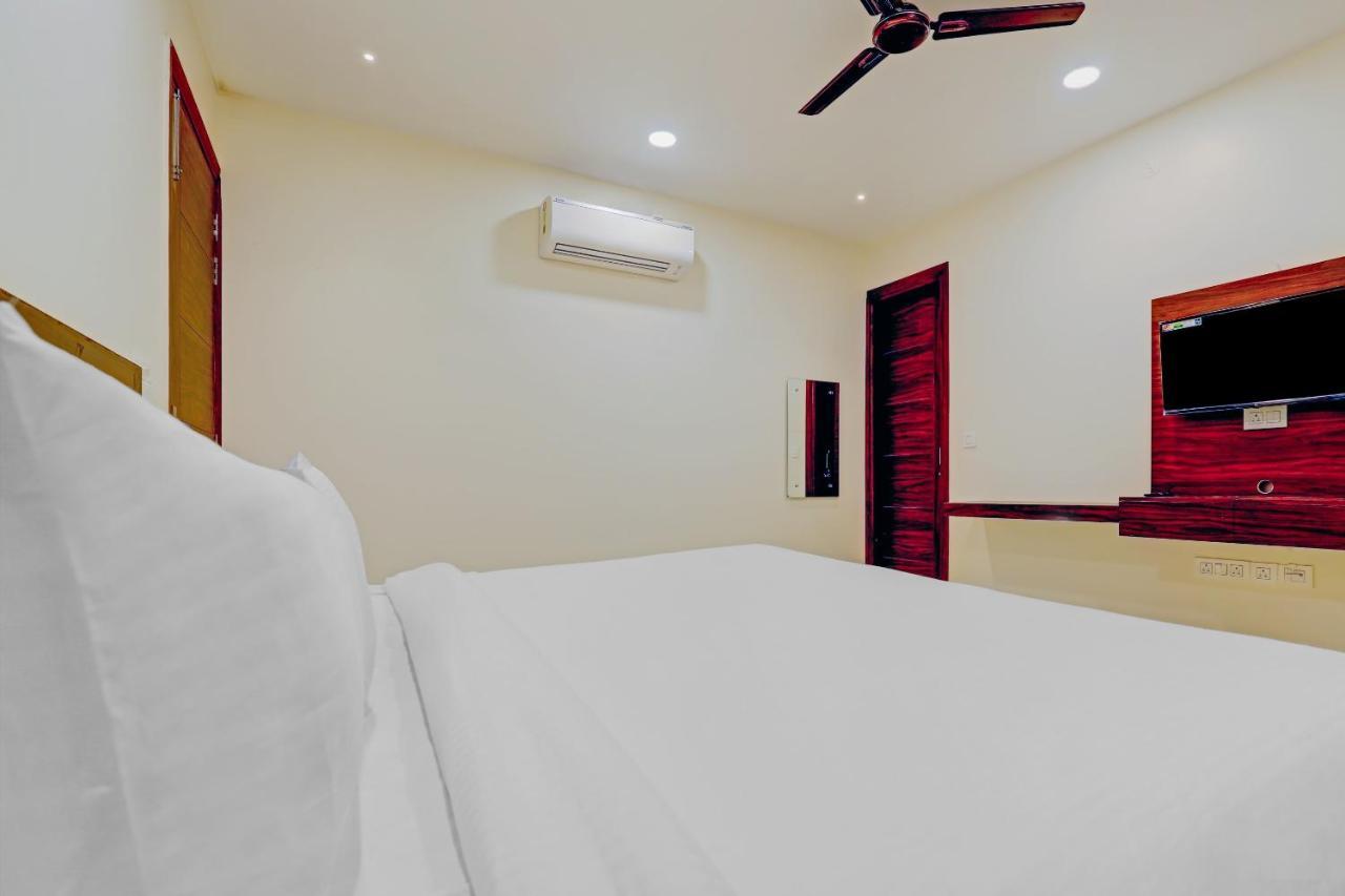Collection O Hotel Aditya Palace Near Leisure Valley Park Gurgaon Luaran gambar