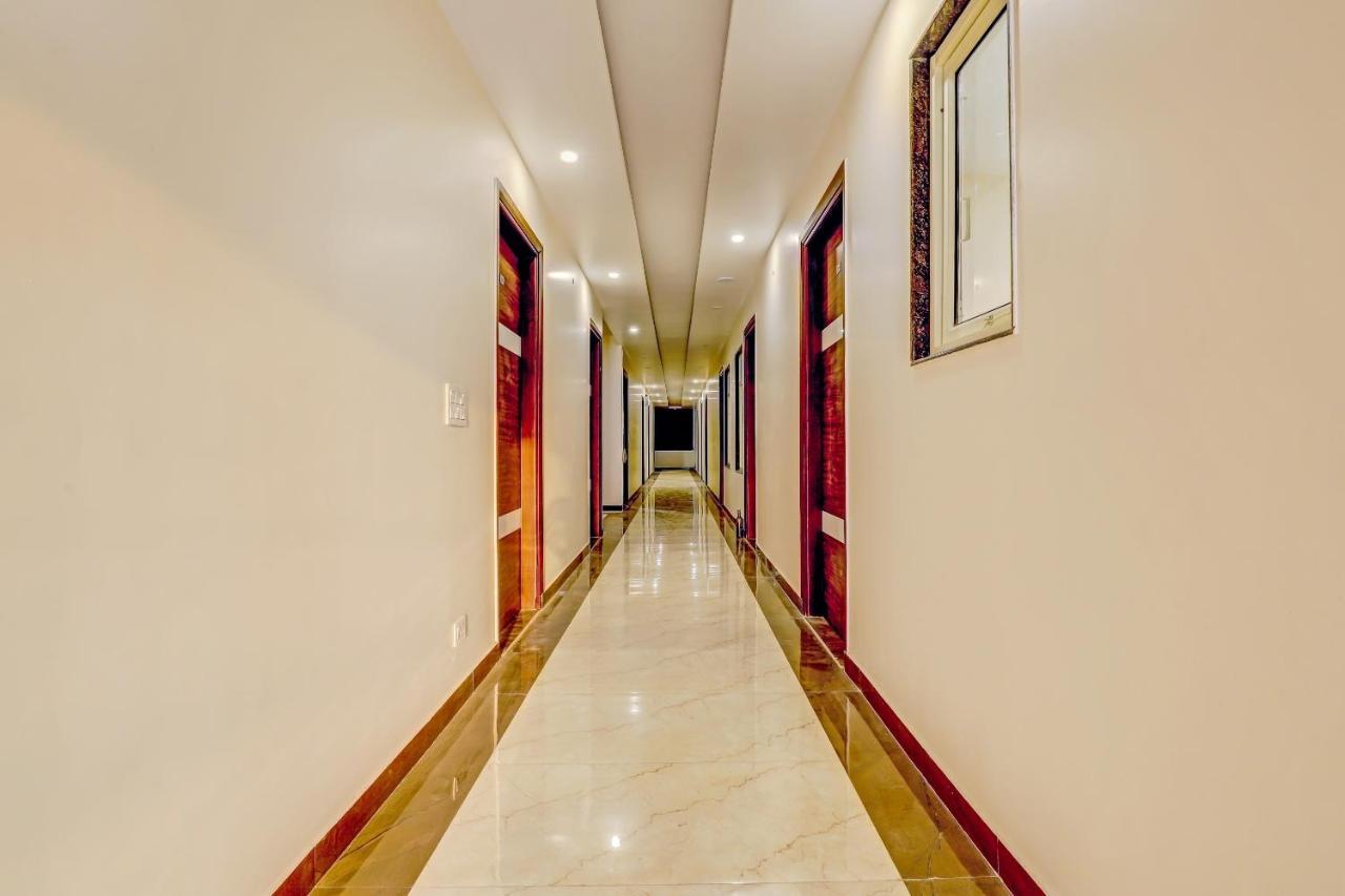 Collection O Hotel Aditya Palace Near Leisure Valley Park Gurgaon Luaran gambar