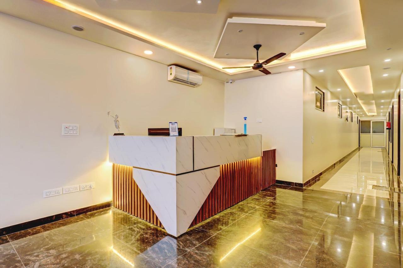 Collection O Hotel Aditya Palace Near Leisure Valley Park Gurgaon Luaran gambar